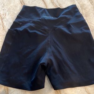 Alphalete 4 in seamless.  Size S